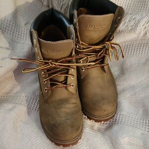 Rugged out Back Work Boots with Yellow-Brown Laces Size 10.5